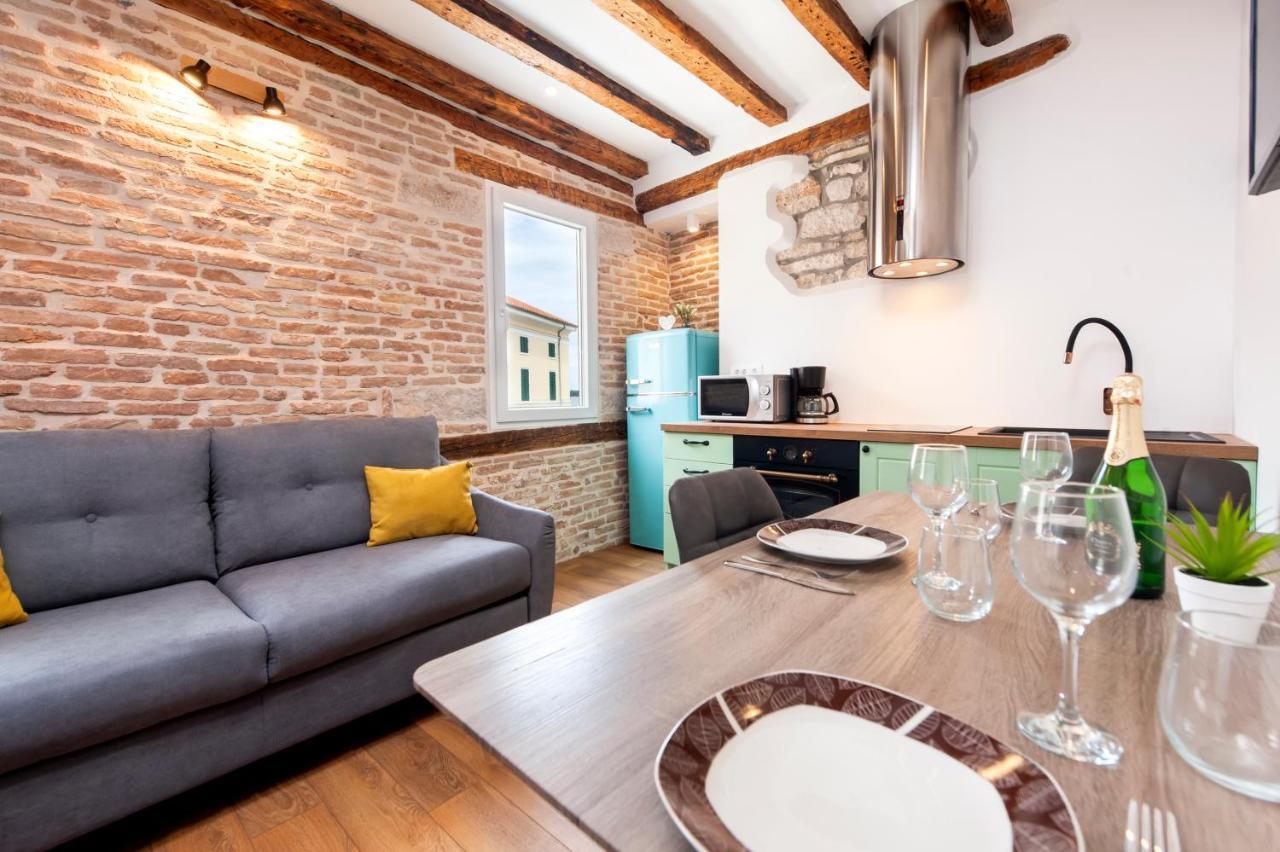 The Yellow House Apartments Rovinj Buitenkant foto