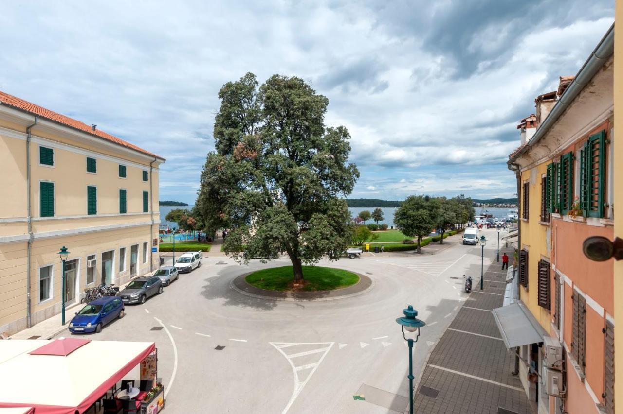 The Yellow House Apartments Rovinj Buitenkant foto